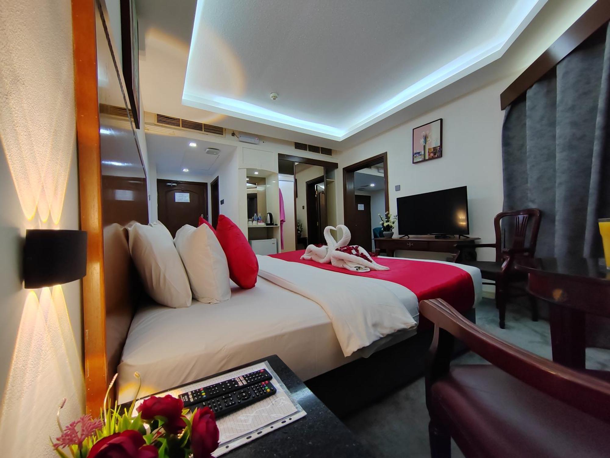 Le Paradise Palace Hotel Dubaï Extérieur photo