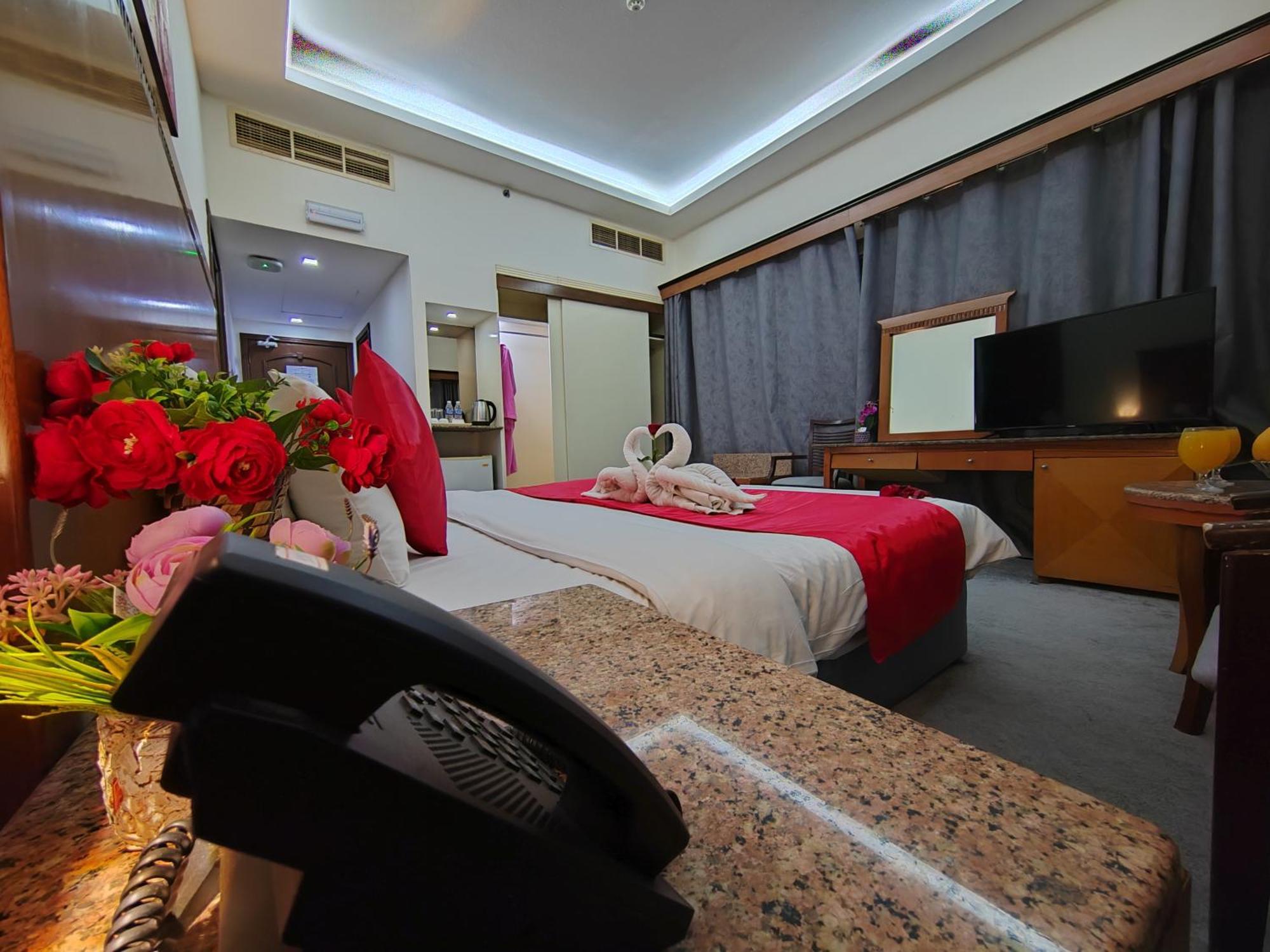 Le Paradise Palace Hotel Dubaï Extérieur photo