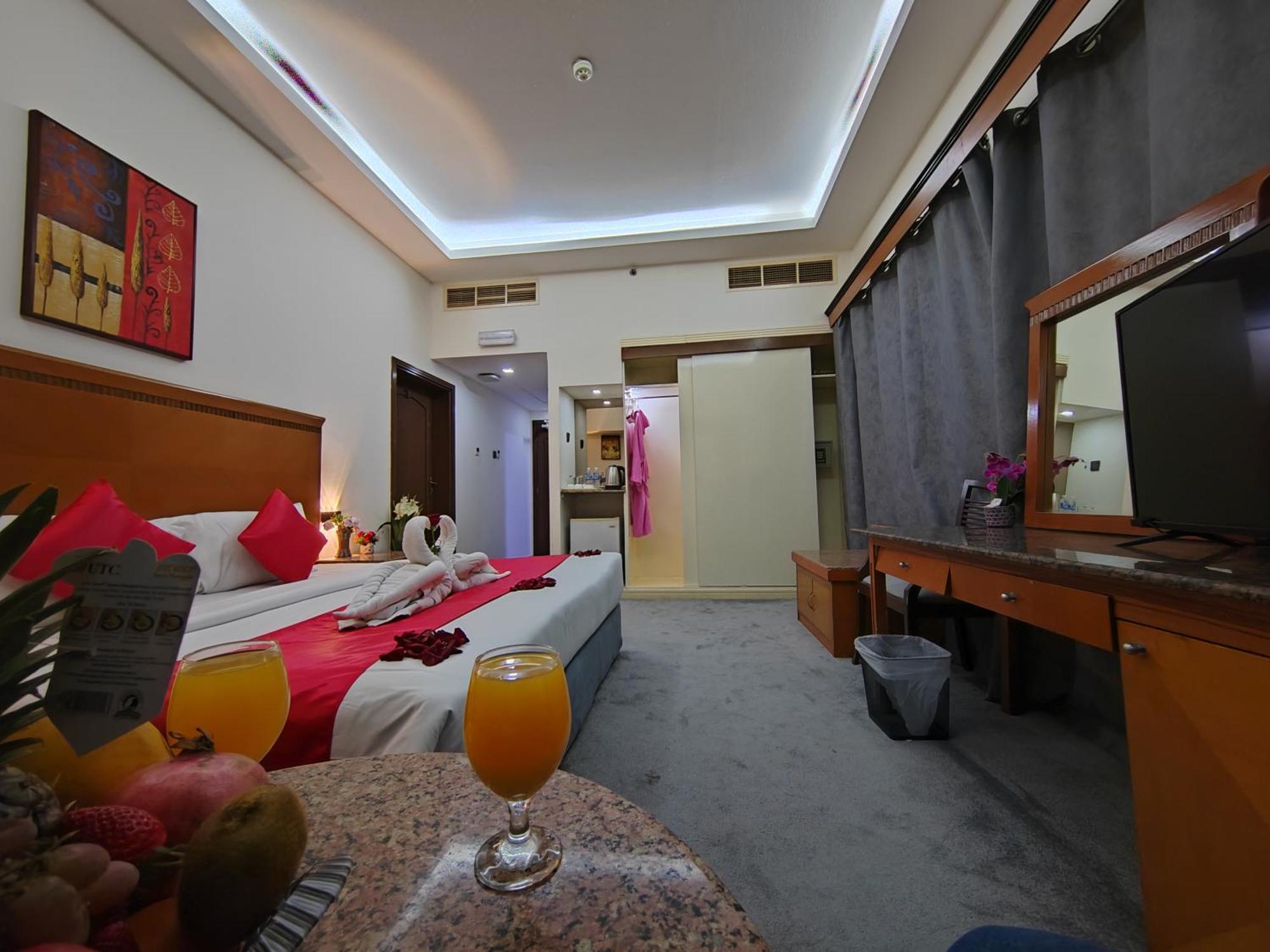 Le Paradise Palace Hotel Dubaï Extérieur photo